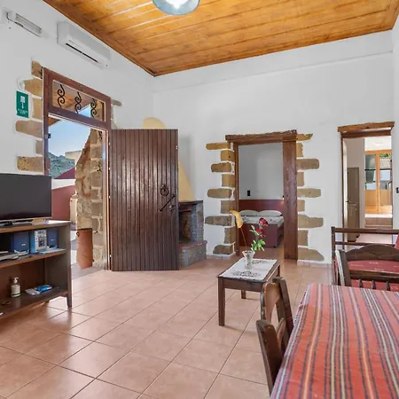 Countryside 2 With Shared Swimming Pool * Chania (Crete)